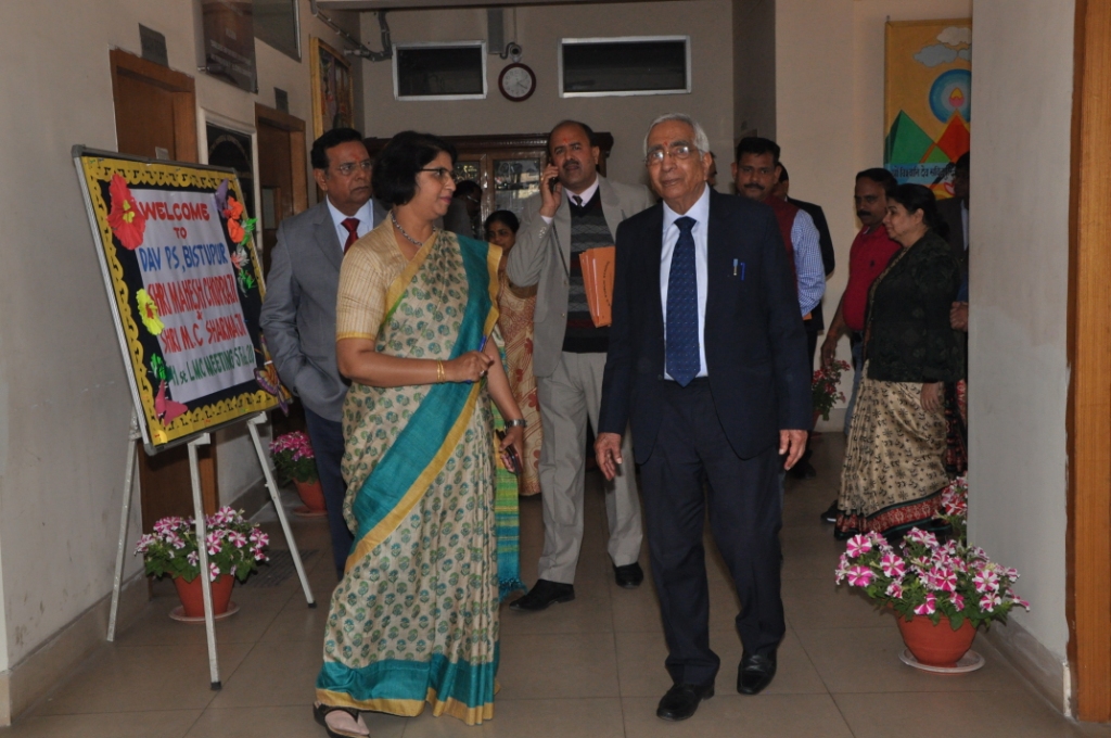 TO DAV PUBLIC SCHOOL